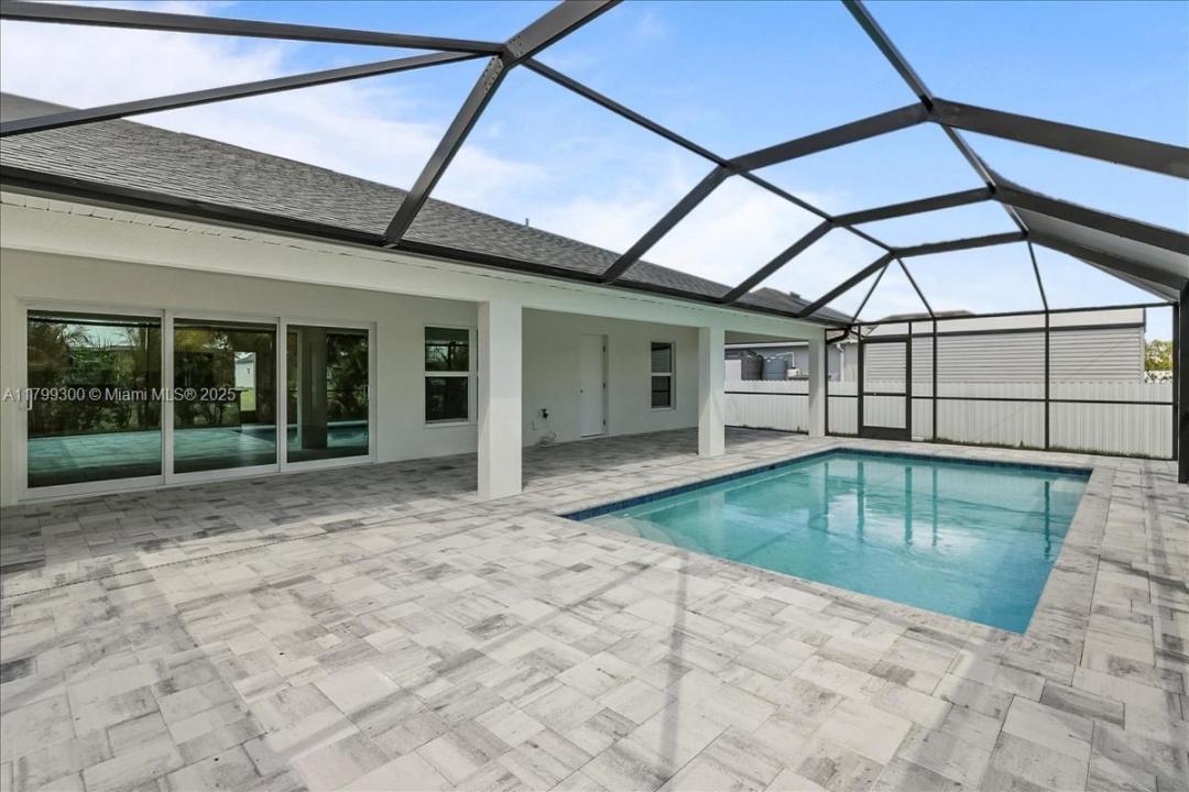 2423 NW 20th PL, Cape Coral, Florida 33993
