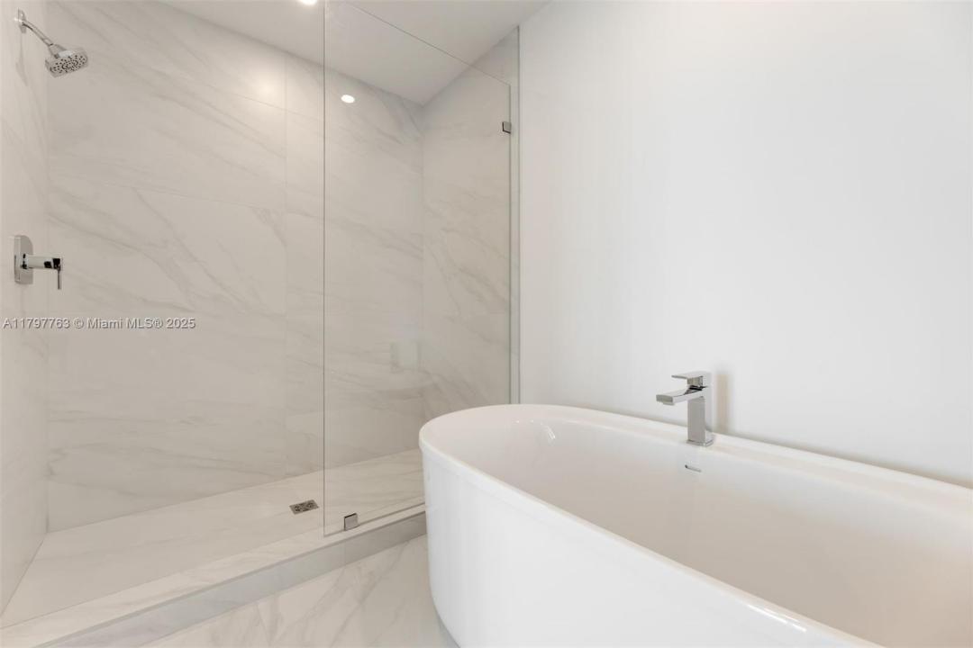 17550 Collins Ave 805, Sunny Isles Beach, Florida 33160