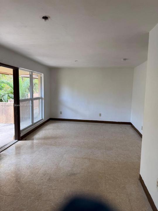 1600 NW 4th Ave 16A, Miami, Florida 33136, USA