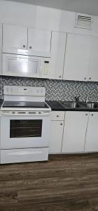 3660 NE 166th St 503, North Miami Beach, Florida 33160, USA