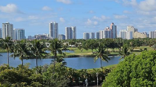 3625 N Country Club Dr 609, Aventura, Florida 33180, USA