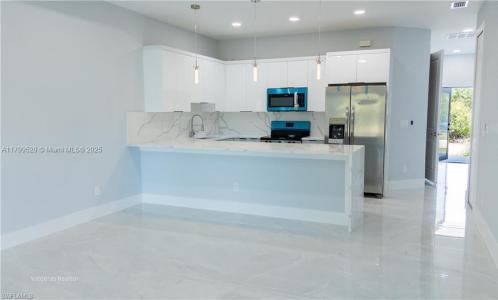 2404/2406 N Crawford Ave., Lehigh Acres, Florida 33971, USA