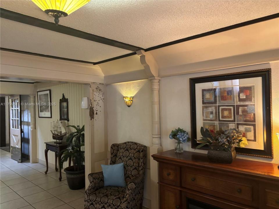 3740 Inverrary Dr 2S, Lauderhill, Florida 33319, HOA KỲ