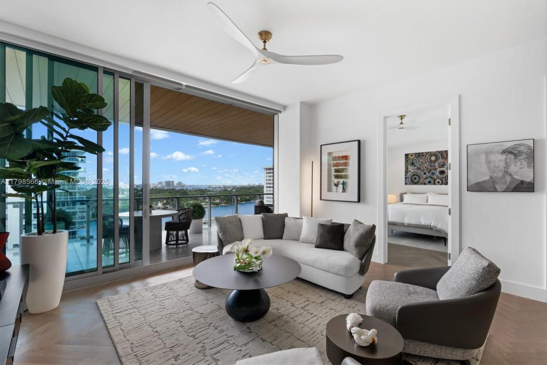5775 Collins Ave 1005, Miami Beach, פלורידה 33140, ארצות הברית של אמריקה