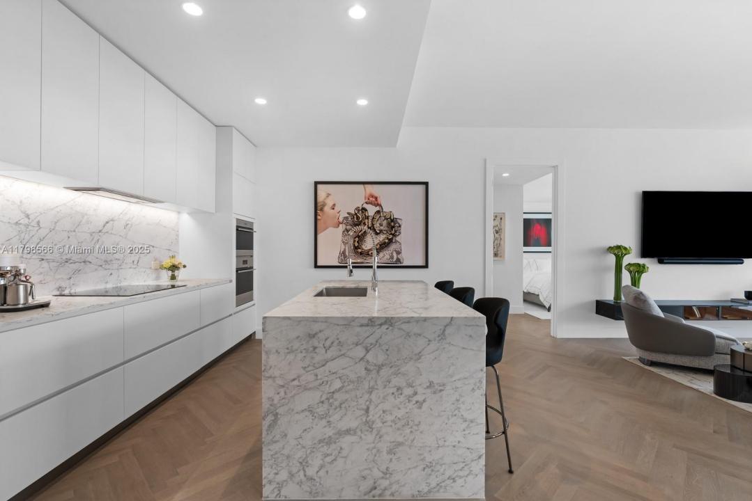 5775 Collins Ave 1005, Miami Beach, פלורידה 33140, ארצות הברית של אמריקה