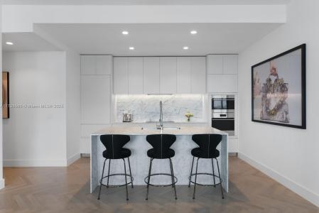 5775 Collins Ave 1005, Miami Beach, Florida 33140, USA