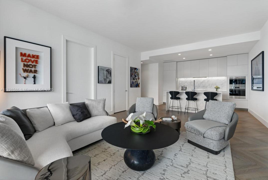 5775 Collins Ave 1005, Miami Beach, פלורידה 33140, ארצות הברית של אמריקה