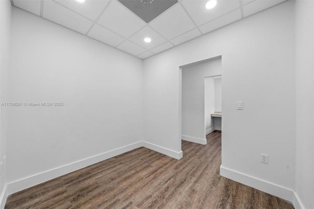 4790 NW 7th St 207, Miami, フロリダ 33126, アメリカ合衆国