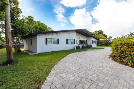 2906 S Tuttle Ave, Sarasota, Florida 34239, USA