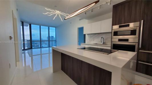 851 NE 1st Ave 2208, Miami, Florida 33132, USA