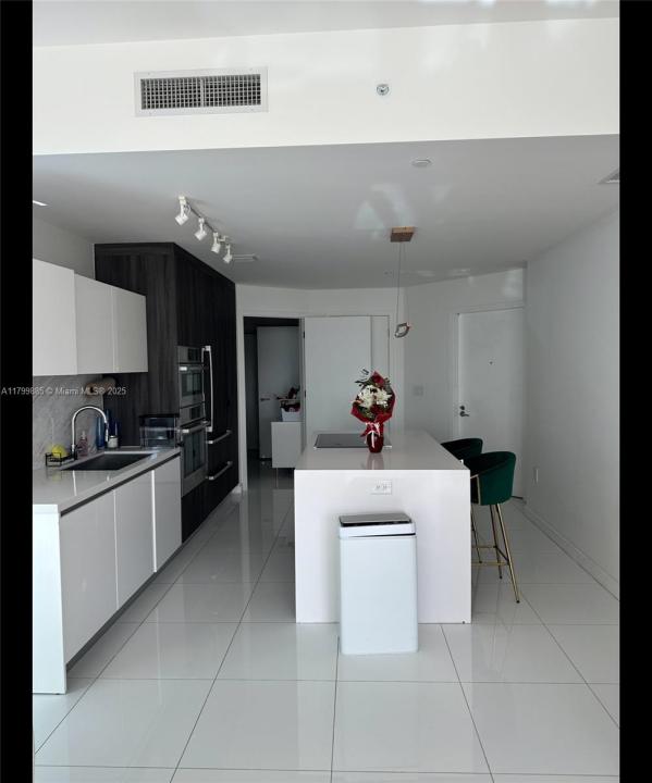 851 NE 1st Ave 2208, Miami, Floride 33132, États-Unis