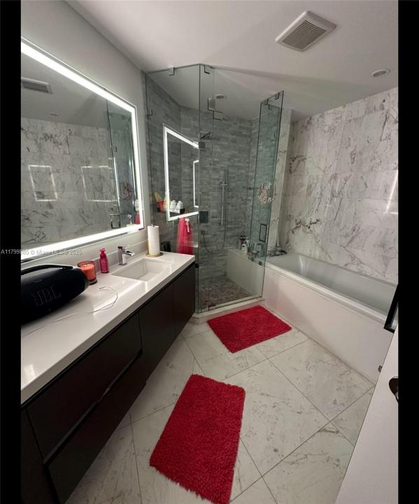 851 NE 1st Ave 2208, Miami, Floride 33132, États-Unis