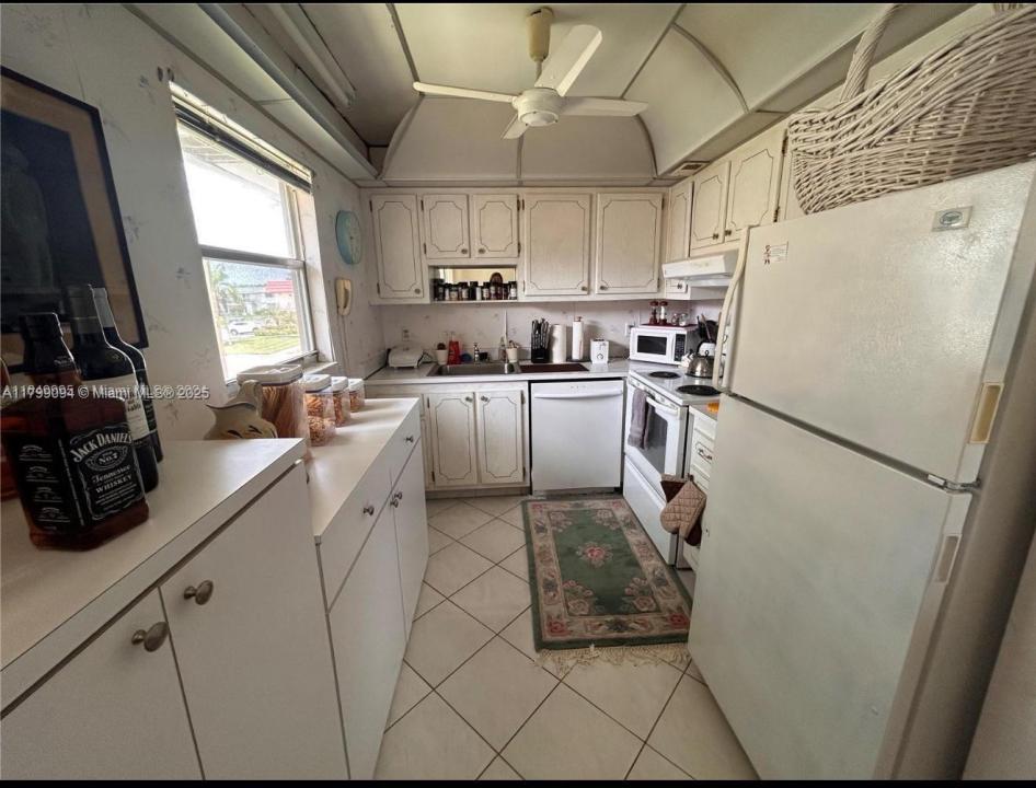 92 Saxony B B, Delray Beach, Florida 33446