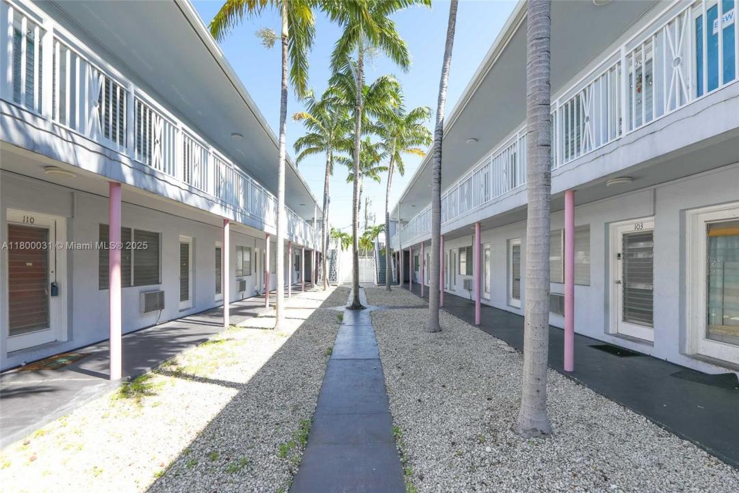 7445 Harding Ave 109, Miami Beach, Florida 33141