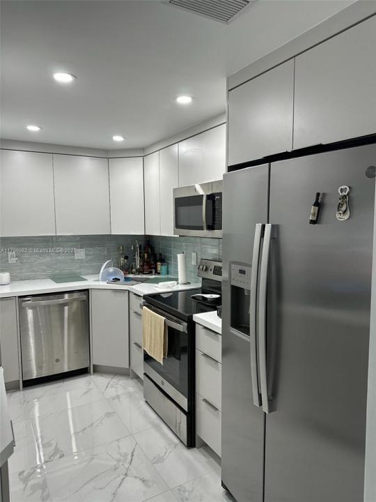 200 S Birch Rd 104, Fort Lauderdale, פלורידה 33316, ארצות הברית של אמריקה 