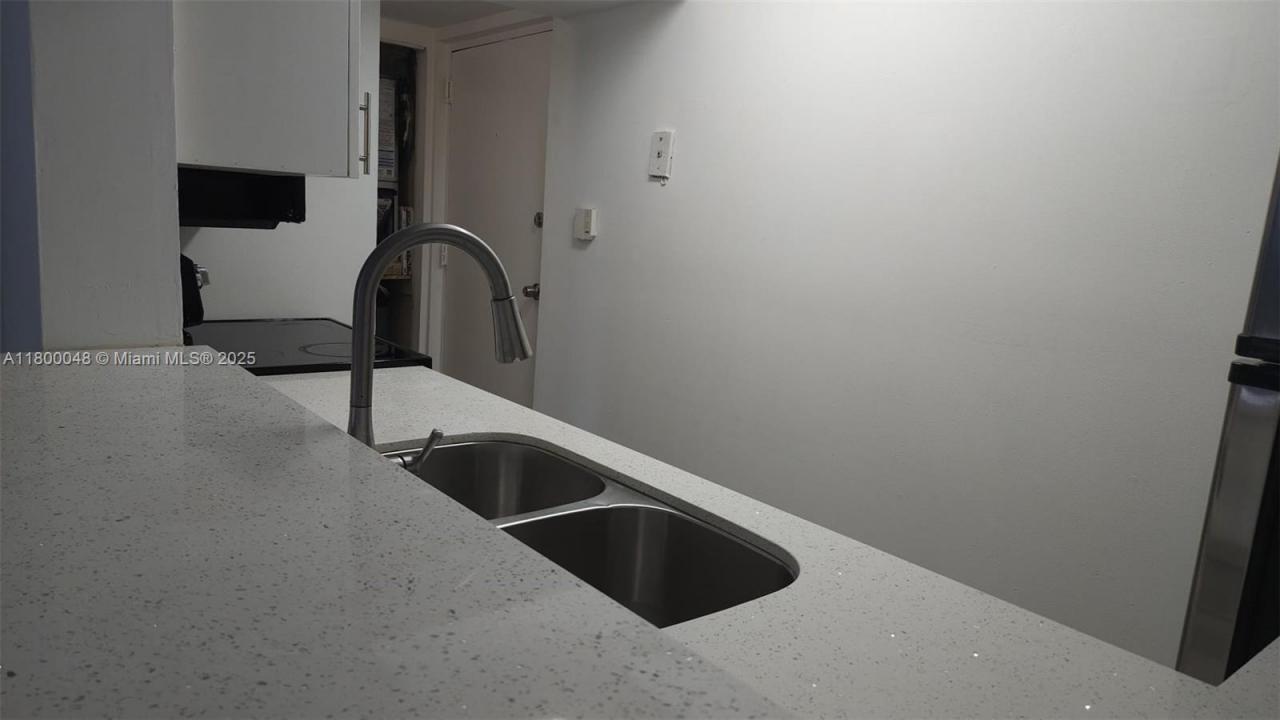 1720 NW N River Dr 113, Miami, فلوريدا 33125, الولايات المتحدة
