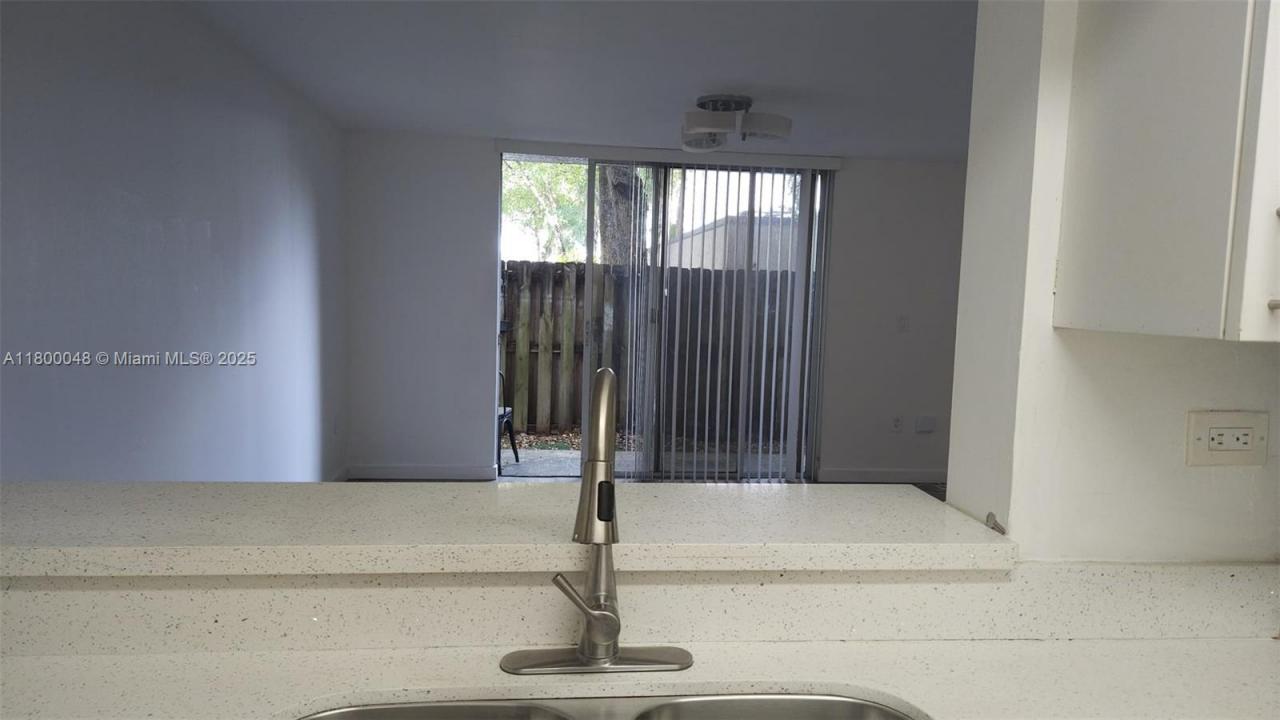 1720 NW N River Dr 113, Miami, فلوريدا 33125, الولايات المتحدة