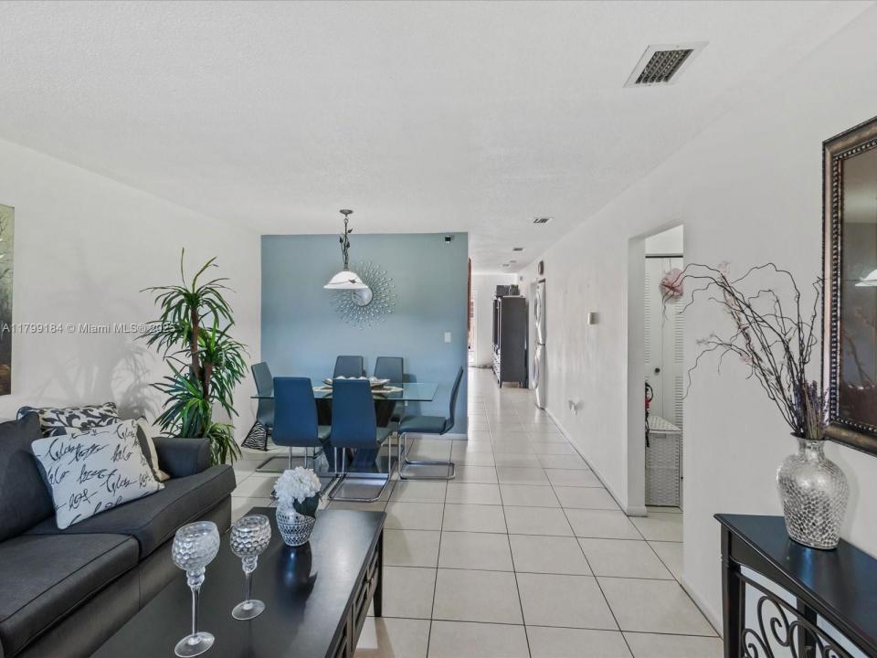 8851 NW 119th St 3314-3, Hialeah Gardens, Florida 33018, Stati Uniti