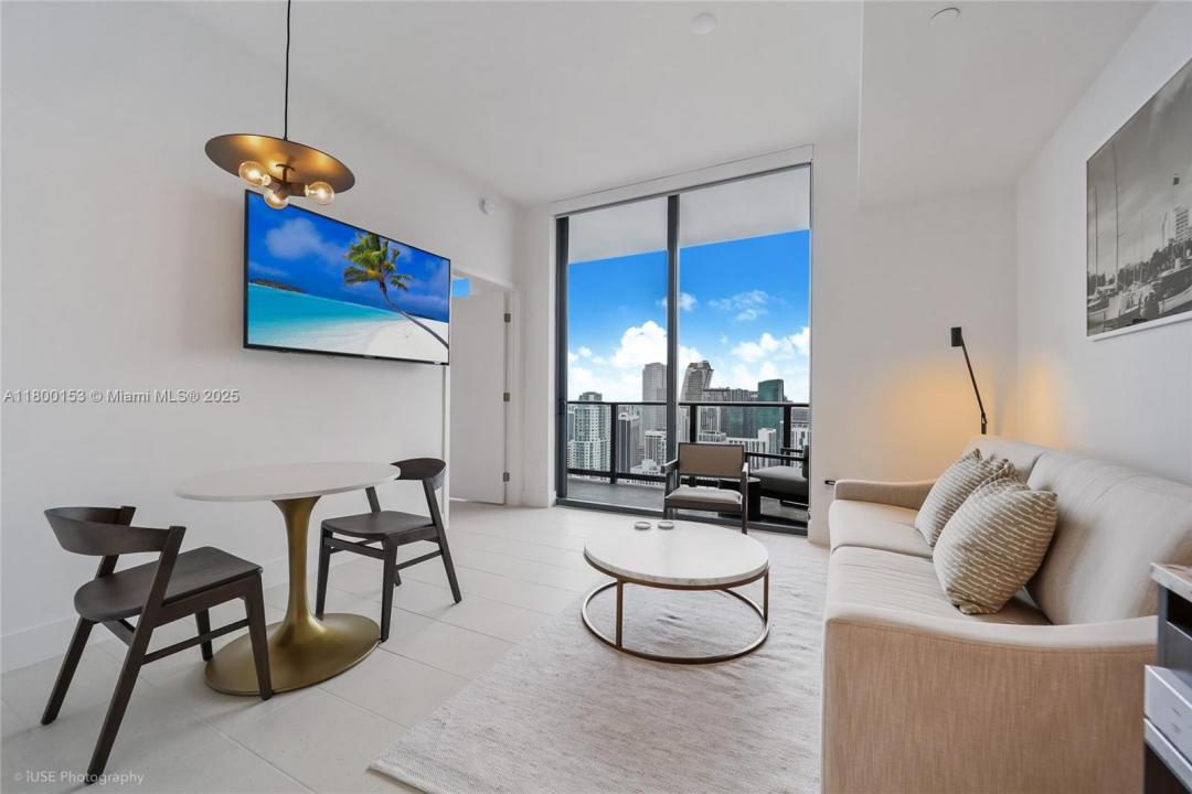 159 NE 6 ST PH 5008, Miami, Florida 33132, Estados Unidos