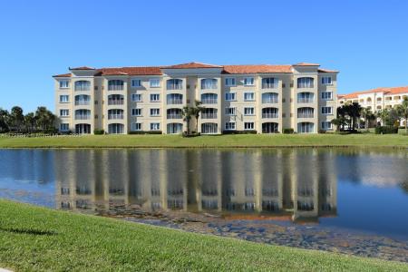 37 E Harbour Isle Dr E 206, Fort Pierce, Florida 34949, USA