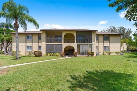 322 Pine Ridge Cir A-2, Green Acres, Florida 33463, USA