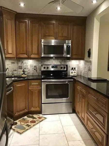 322 Pine Ridge Cir A-2, Green Acres, Floryda 33463, USA