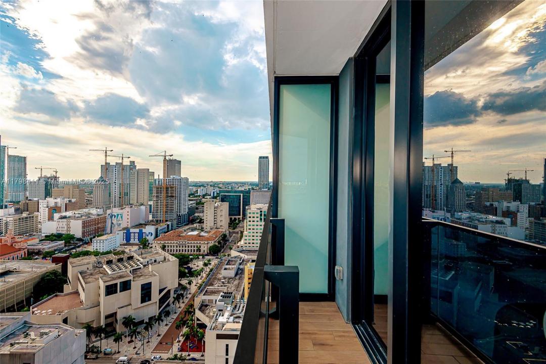398 NE 5th St 2415, Miami, Florida 33132