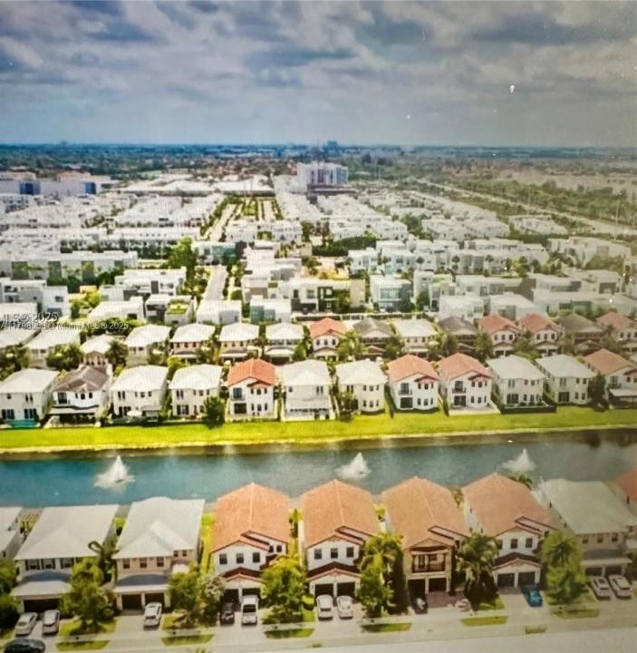 10464 NW 70th Ln, Doral, פלורידה 33178, ארצות הברית של אמריקה 