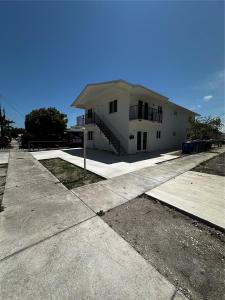 830 NW 23rd Ct 828, Miami, Florida 33125, USA