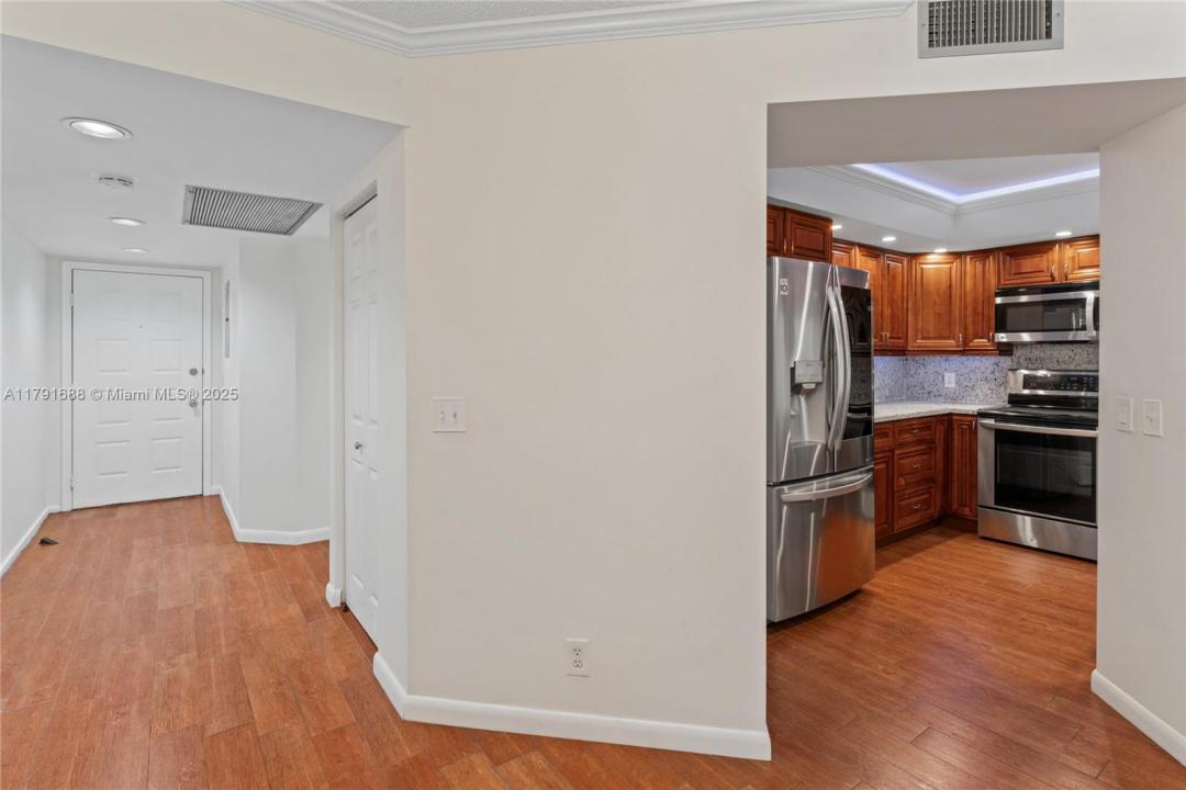 300 SW 130th Ter 203B, Pembroke Pines, Florida 33027