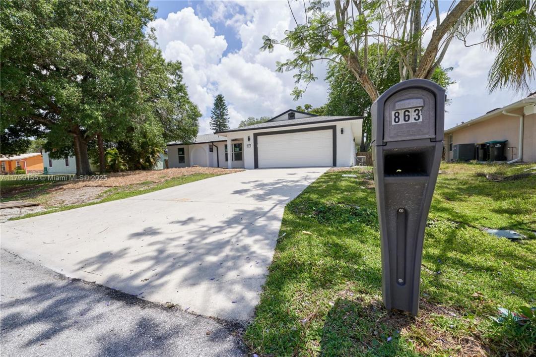 863 NW Highland, Palm Bay, 佛羅里達州 32907, 美國