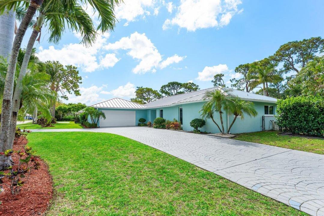 474 S Country Club Drive, Atlantis, Florida 33462, USA