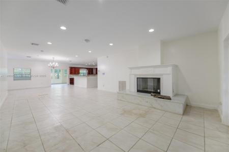 611 SW 8th St, Hallandale Beach, Florida 33009, USA