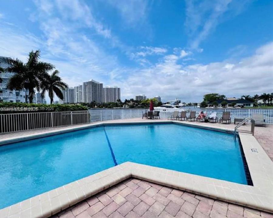 3161 S Ocean Dr 706, Hallandale Beach, Florida 33009