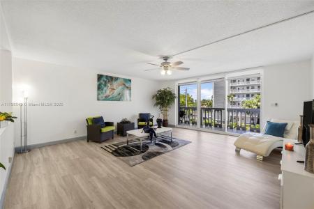 400 NE 12th Ave 303, Hallandale Beach, Florida 33009, USA