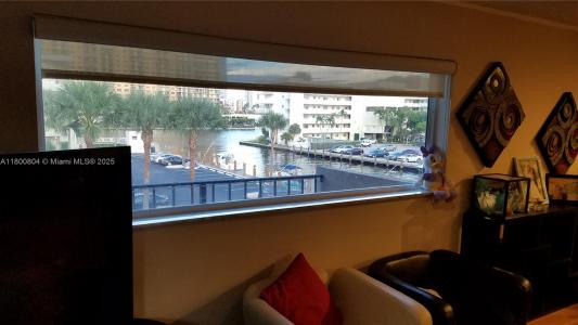 3860 NE 170th St 312, North Miami Beach, Florida 33160, USA