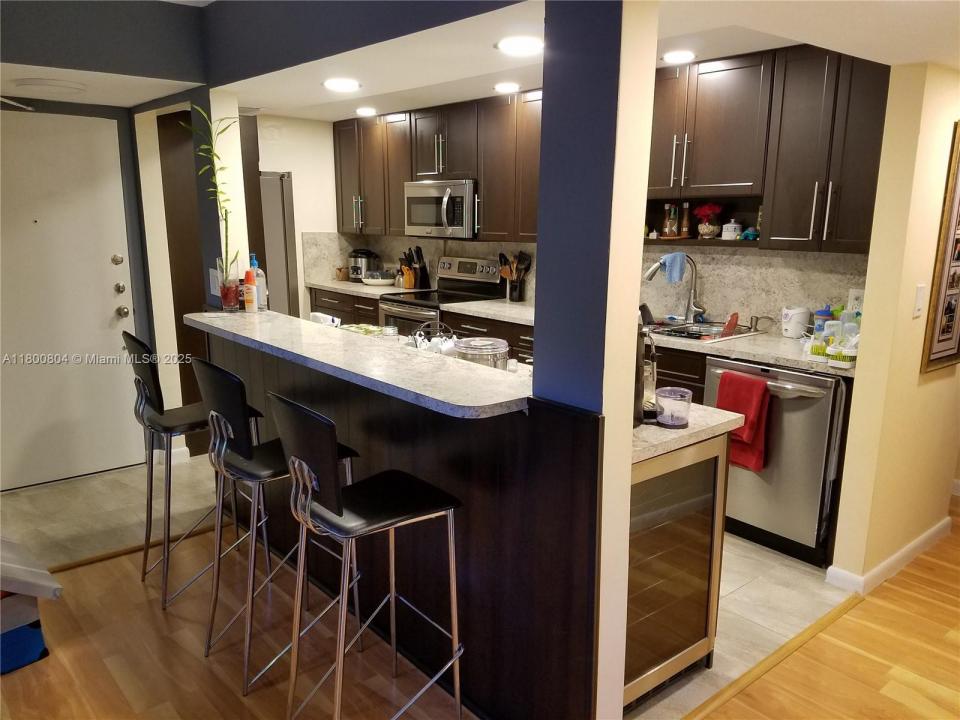 3860 NE 170th St 312, North Miami Beach, Flórida 33160, Estados Unidos