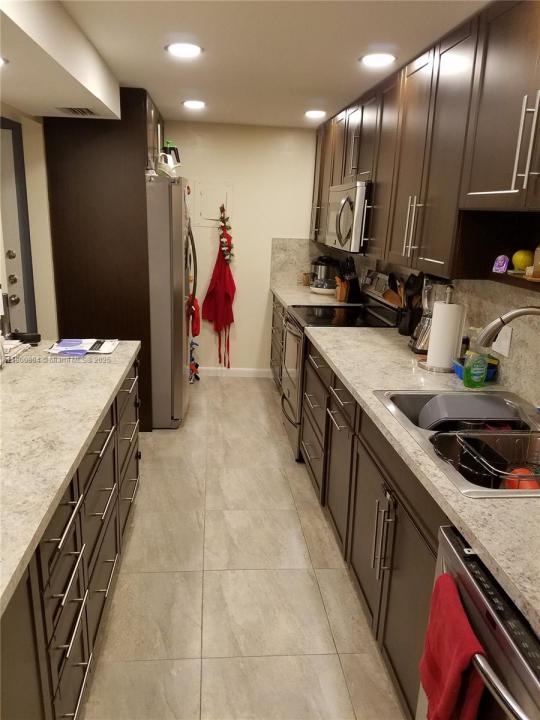 3860 NE 170th St 312, North Miami Beach, Flórida 33160, Estados Unidos