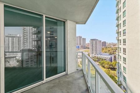 1900 N Bayshore Dr 1810, Miami, Florida 33132, USA