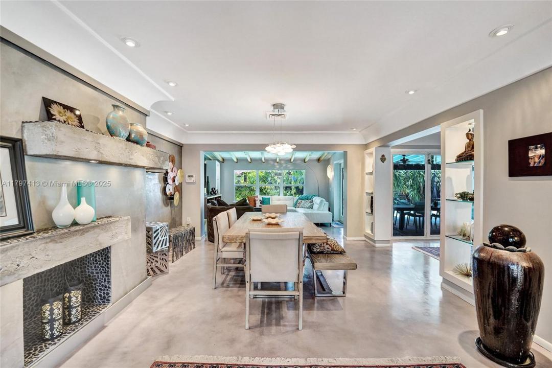 2213 NE 17th Ave, Wilton Manors, Florida 33305