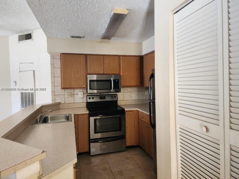 2445 SW 18th Ter 401, Fort Lauderdale, 플로리다 33315, 미국