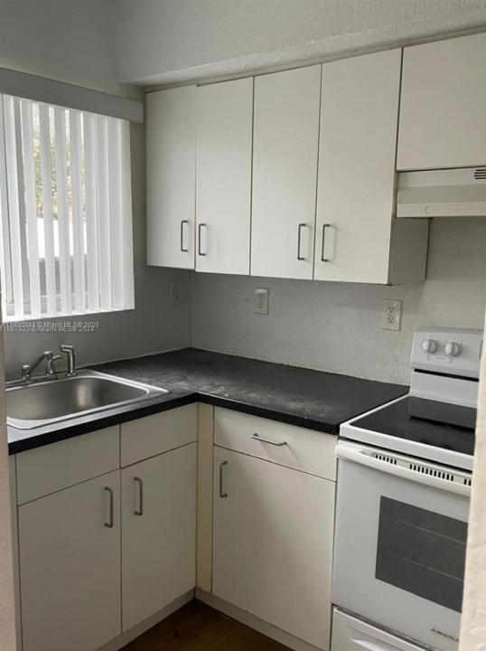 307 NW 84th St 307, Miami, Florida 33150, USA