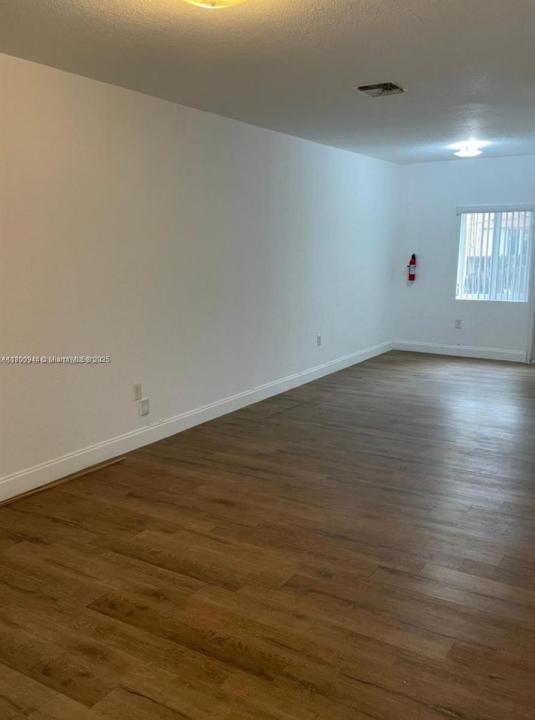 307 NW 84th St 307, Miami, Florida 33150, USA