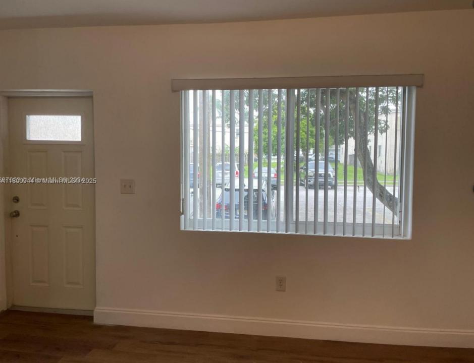 307 NW 84th St 307, Miami, Florida 33150, USA