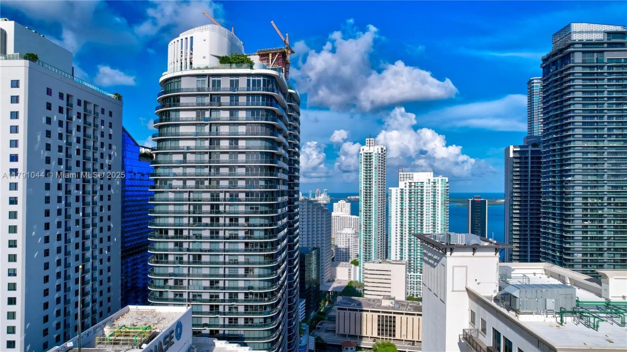 55 SW 9th St 3509, Miami, Florida 33130, Estados Unidos