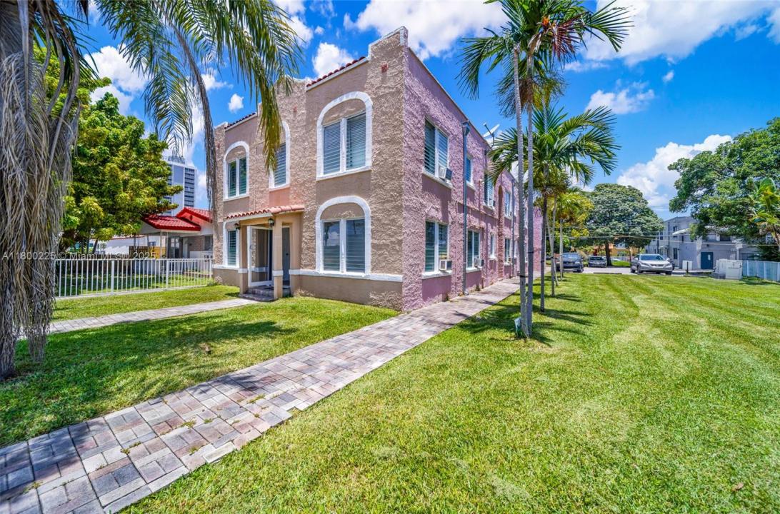 1621 Van Buren St 1-11, Hollywood, Florida 33020, USA