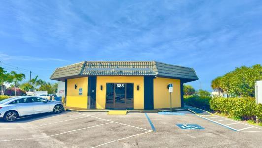 888 E Coast Avenue, Lantana, Florida 33462