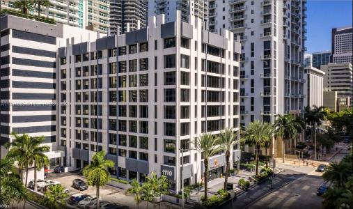 1110 Brickell Ave 605A, Miami, Florida 33131, USA