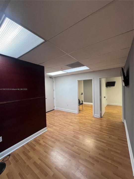 1110 Brickell Ave 605A, Miami, Флорида 33131, Соединенные Штаты