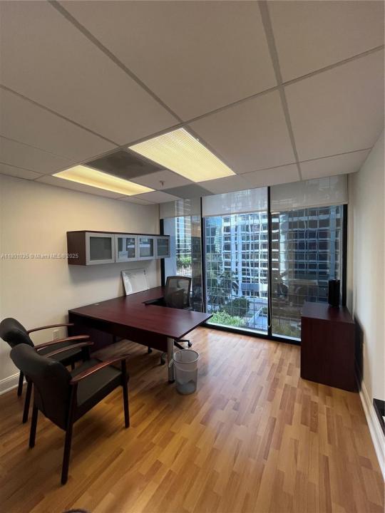 1110 Brickell Ave 605A, Miami, Флорида 33131, Соединенные Штаты